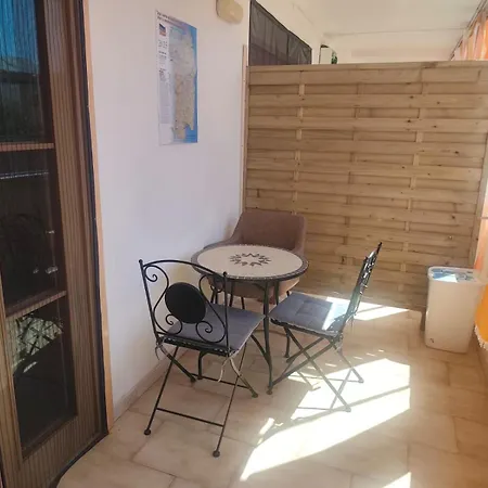 Chez Moi 招待所 3*